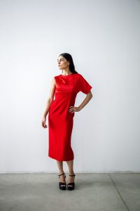 vestido midi rojo