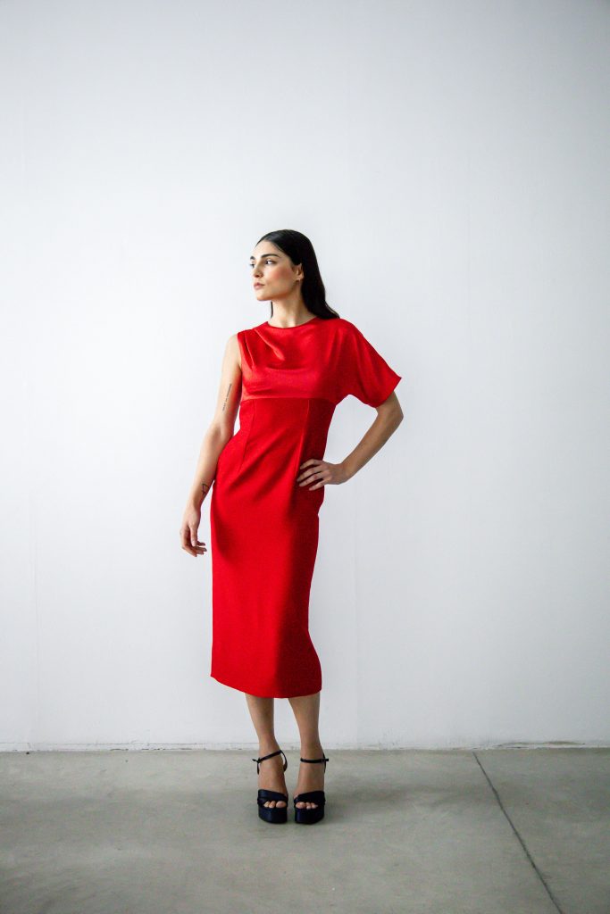 vestido midi rojo